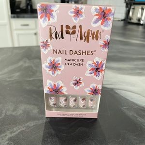 Red Aspen Nail Dashes